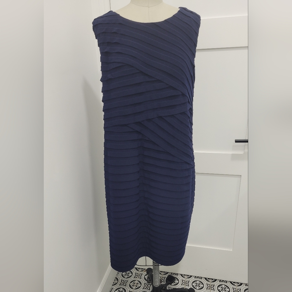 Eliza J. Women's Sheath BodyCon Navy Sleeveless Pleated Dress Size 16W Feminine